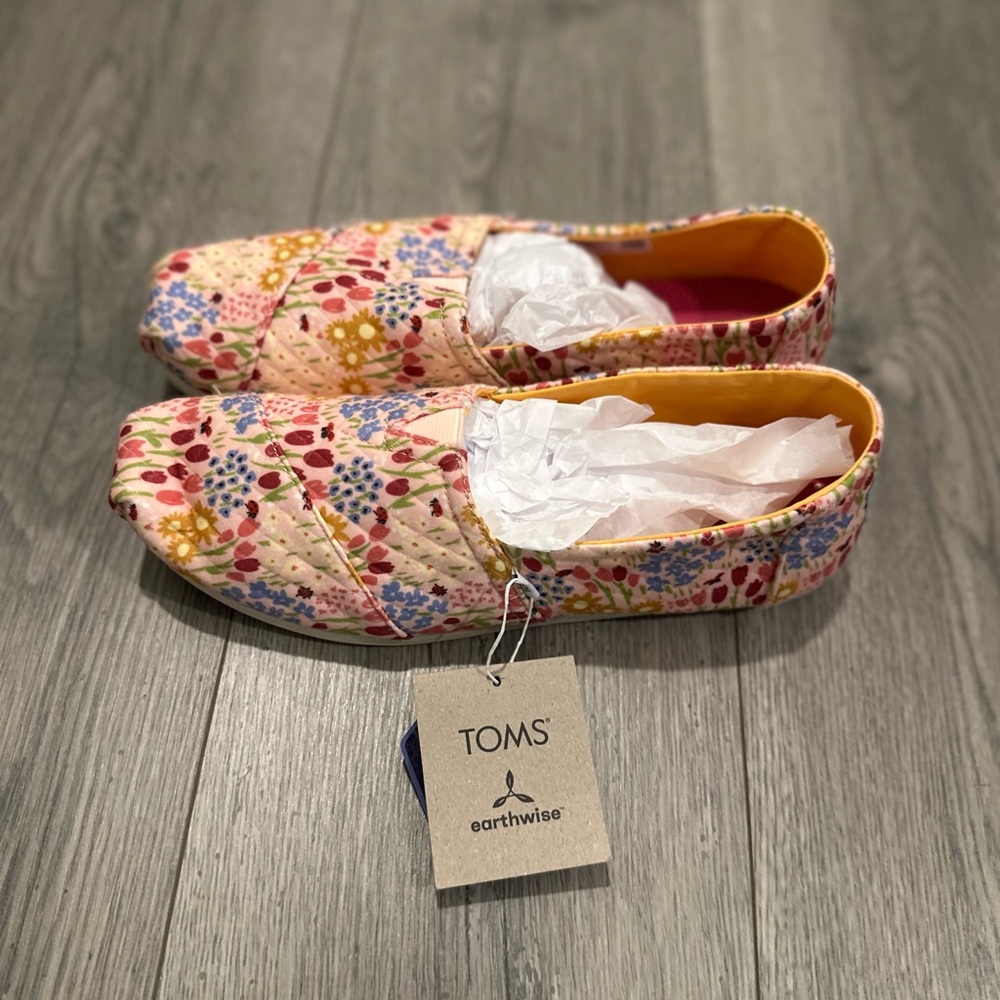 TOMS Women's Multicolor Floral Loafers